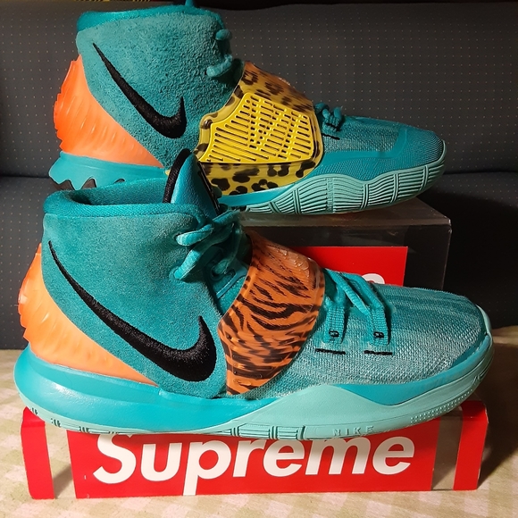 Nike Other - Nike Boys Kyrie "Aqua"
